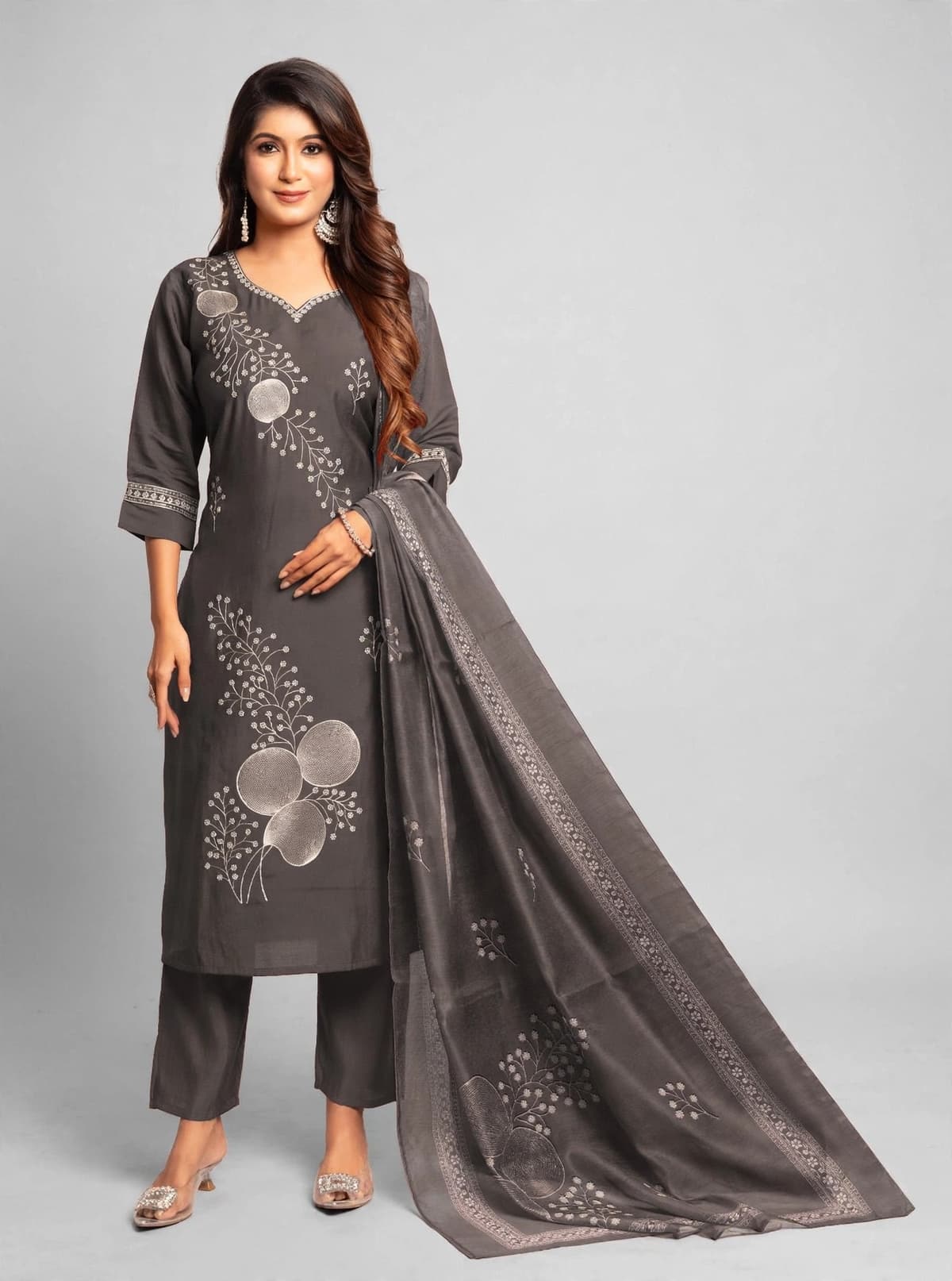 DES-18440 Dark-Grey Suit Set — Full Silhouette